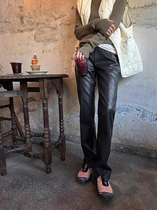 NANAS【D01024】歐美時尚╻2色！高級感好版型復古pu皮高腰顯瘦微喇皮褲 預購