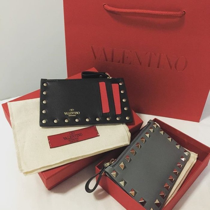 VALENTINO 買羊毛大衣的紅色亮面超大紙袋