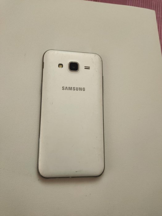 Samsung Galaxy j5007  零件機 可充電 可開機 螢幕無顯示 電池蓄電佳 隨便賣