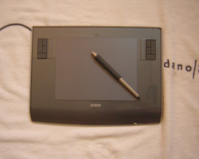 WACOM Intuos 3 PTZ-630 6×8 繪圖板附原廠感壓筆 WIN7可用