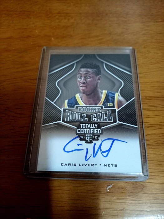 Caris LeVert 卡面新人簽名卡 RC AUTO on card