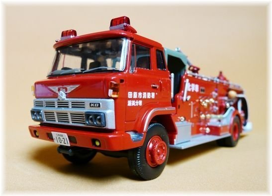 八田元氣小棧:日版－消防署  型化學消防車