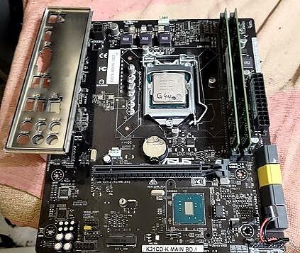 六代G4400處理器+三大廠H110主機板賣420元.正常使用中