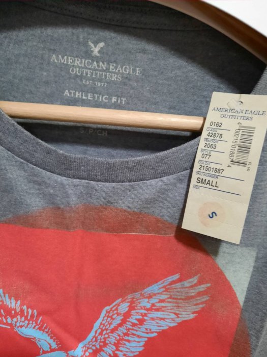 全新轉賣 American Eagle AE 老鷹 男短T ~ S號 特價出清 A&F hollister