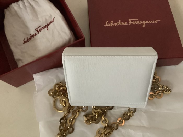 SALVATORE FERRAGAMO 白色小廢包/腰包