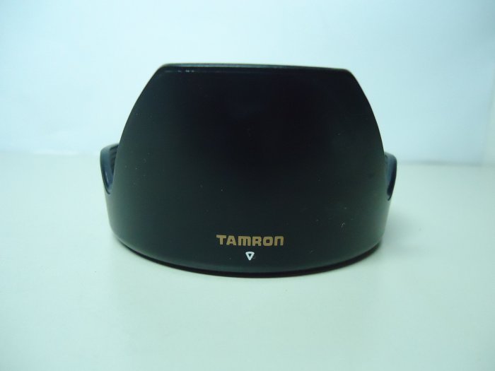 ~ㄚ爸的二手商店~ TAMRON 1D3FH 28-105mm  F4-5.6 AF  遮光罩