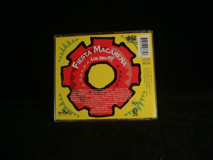 古玩軒~二手CD~FIESTA MACARENA.河流二重唱.嘉年華Macarena.麥卡蓮娜結-博德曼ZA868