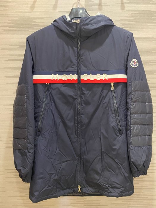 【EZ兔購】~正品 法國頂級 moncler 防風 防水 風衣 內 羽絨 連帽 外套 現貨 青年款 = 男 成人 S M