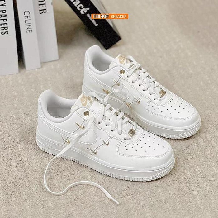 日本代購 Nike Air Force 1 四勾 小金勾 泫雅 FV3654111 FV8110181