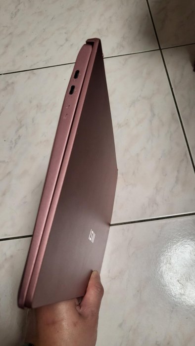 微星14吋MSI Prestige 14 EVO Pink A11M玫瑰粉紅金16GB DDR4/512GB SSD/i7十一代處理器/少用，9成新，原廠粉紅包