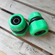 微笑的魚水族☆【水管轉接頭 / 大小管轉接頭 1個】12/16mm轉16/22mm 水管轉接器