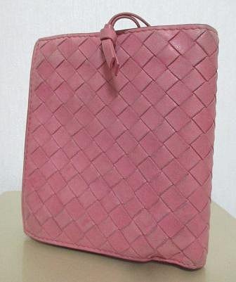 ~義大利精品 Bottega Veneta BV 桃粉色 經典編織小羊皮短夾 獨立零錢層 義大利製~