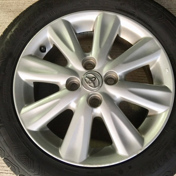 YARIS/VIOS 15吋二手鋁圈+195/55-15 固特異輪胎 8成新 2019年 有其它商品 歡迎洽詢