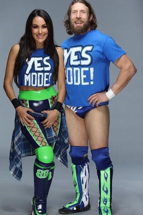 [美國瘋潮]正版WWE Daniel Bryan & Brie Bella Yes Mode 經典合體YES模式衣服特價