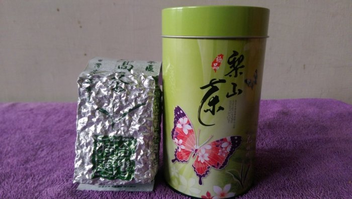 梨山高山烏龍茶 / 春茶茶葉 / 1斤(4兩*4包)