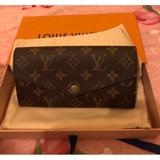 Shop Louis Vuitton Sarah wallet (M60531, M62236, M62234, M62235