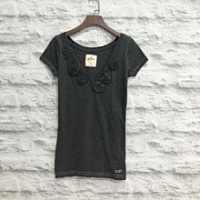 Maple麋鹿小舖 Hollister Co ＊ HCO 深灰色深V領玫瑰花短T ＊ ( 現貨S號 )