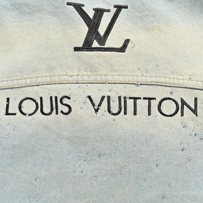 法國精品Louis Vuitton LV淡藍色燙鑽滿天星字母刺繡牛仔外套 代購