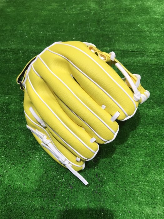棒球世界全新MINI BASEBALL 迷你棒球 手套 9.5吋WBSC 反手用