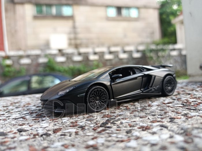 藍寶堅尼 LP 750-4 SV 五吋金屬模型車 AVENTADOR SUPER VELOCE 大牛 670