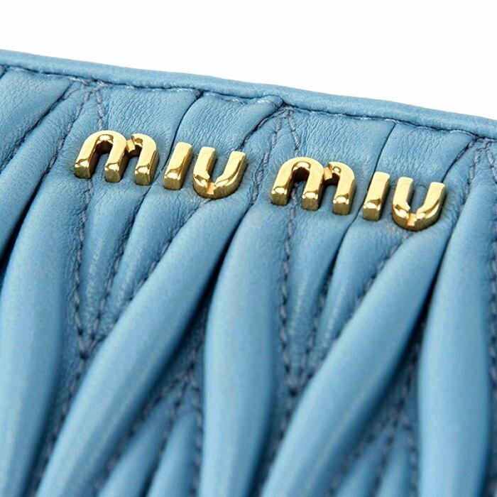MIU MIU ►( 淺藍色 × 金屬金色 ) 經典皺摺款  真皮 拉鍊長夾 錢包 皮夾｜100%全新正品｜特價!
