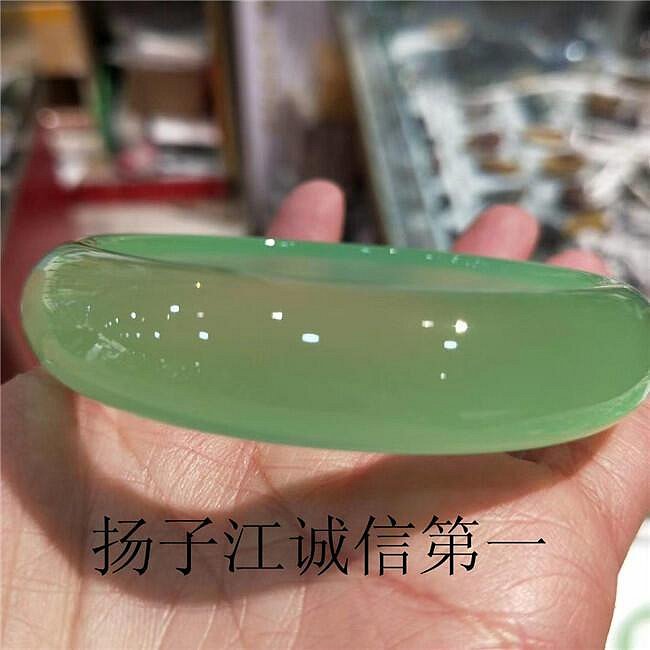 眾誠優品  天然冰透淺綠色豆綠色玉髓手鐲麥綠色玉髓扁條圓條女款玉手鐲細品FC1306