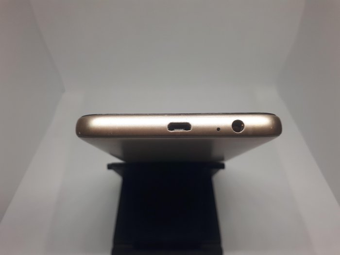 現貨供應 三星 J6(金色) 螢幕瑕疵二手機