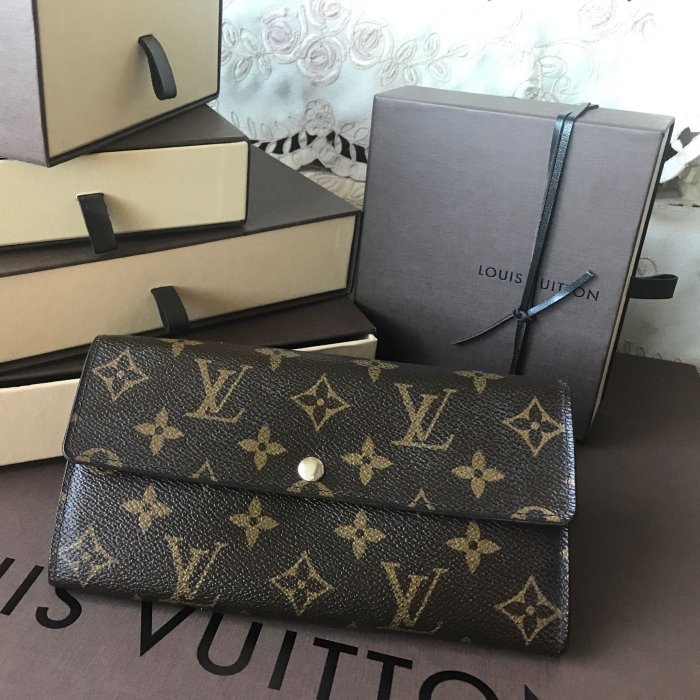 《 LV 》正品 經典 Monogram 漂亮耐用絕版長夾／發財包  M61734  請詳閱敘述   實拍 ～