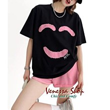 小V私家~ 歐單 ADE 時尚減齡粉色笑臉 寬鬆圓領短袖T恤上衣 大碼 2色 (R1535)