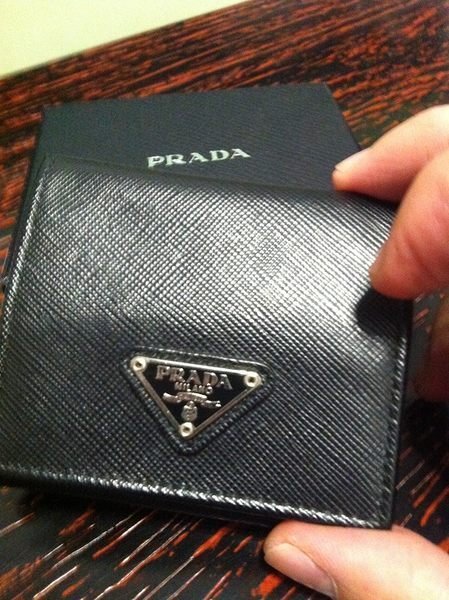 PRADA 經典零錢包