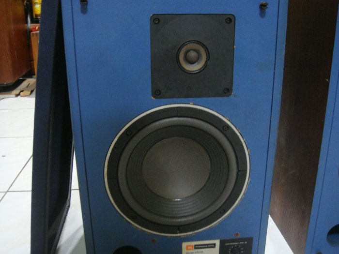 JBL 4301B Monitor Speakers  監聽書架喇叭