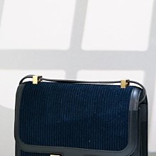 【新品直播】HERMES Y刻深藍絨布黑邊CONSTANCE24