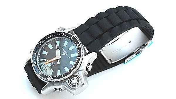 高質感 24mm 矽膠錶帶替代搶錢貴貨citizen,seiko,panerai潛水錶不鏽鋼單折安全扣