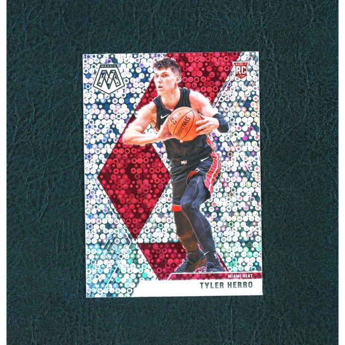 變體版泡泡亮！(RC) 英雄哥 Tyler Herro 超難拆的元年Mosaic Disco Variation Prizm版新人RC金屬卡 2019-20