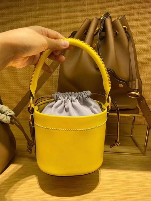 ╭☆包媽子店☆Tory burch MILLER SMALL CANTEEN BAG 單肩斜跨小水桶包