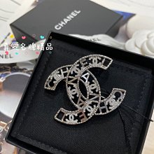 《真愛名牌精品》CHANEL  AB9044   雙C 銀鑽 LOGO 字母 胸針 *全新*代購