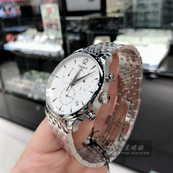 全瑞士??制！原裝正品【 Tissot 天梭】42mm三眼計時男錶.日期顯示.藍寶石鏡面.生活防水.全球印章可聯保兩年
專櫃售價14500元