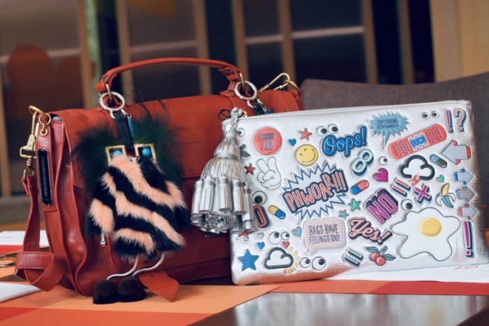 Anya Hindmarch Stickers Georgiana large clutch 貼圖瀏蘇手包 銀