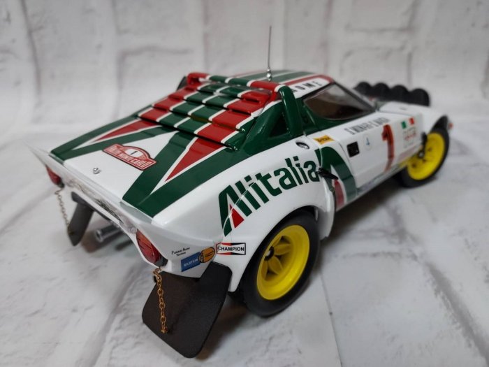 宗鑫 Kyosho KY08130A Lancia Stratos HF 1977 蒙地卡羅站 Aitalia 塗裝