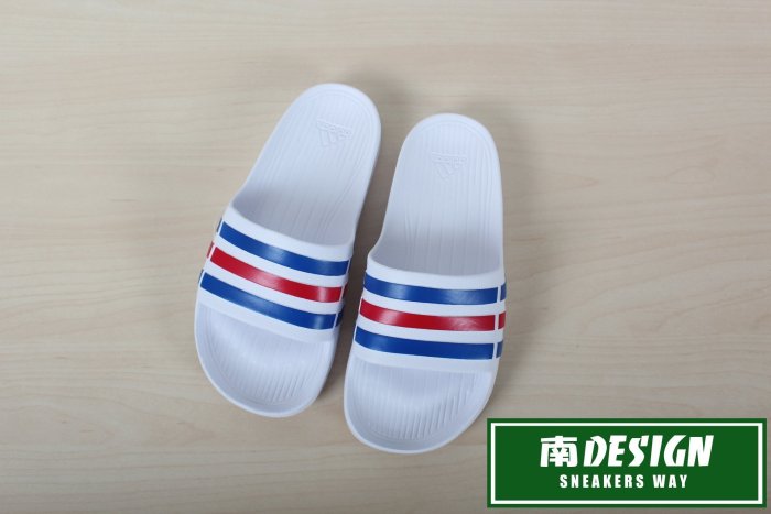 南 2021 7月 ADIDAS DURAMO SLIDE 運動拖鞋 白藍紅 一體成型 男女鞋 愛迪達 U43664