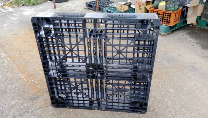 [三角戰略漆彈] 二手塑膠棧板 承重1200KGS $300/個 需至苗栗三義鄉自取