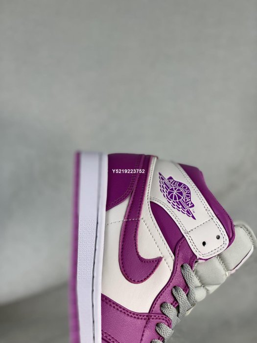 Nike Air Jordan 1 Mid Magenta  灰紫 高幫  跑步鞋 男女鞋 BQ6472-501