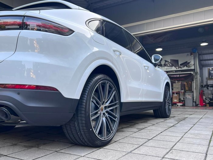 黃帝的店~PORSCHE CAYENNE COUPE 22吋 TURBO DESIGN鋁圈~SPORT DESIGN參考