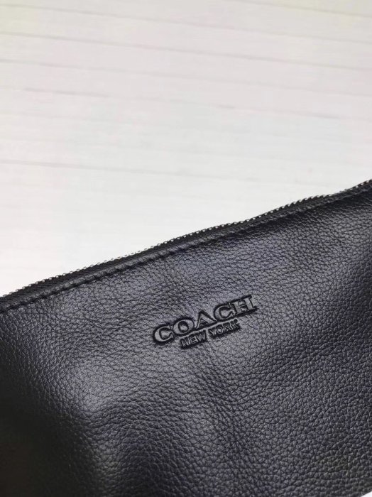 空姐精品代購 COACH 29290 29291 新款荔枝紋牛皮國旗NASA印花手拿包 IPAD包 男女通用 附代購憑證