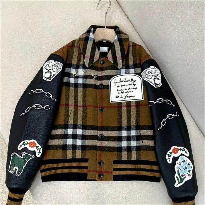 Burberry 羽絨外套 刺繡logo太好看了 重工藝刺繡 男女同款 保暖羊毛翻領機車夾克 立體剪裁加厚保暖 麵包羽絨服 休閒高級！