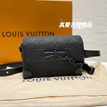 《真愛名牌精品》LV M81746 Steamer 黑色皮革 壓花圖案 黑色金屬 斜背小方包**全新品**