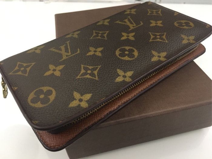 LV 100%正品LOUIS VUITTON 經典不敗Monogram 發財包拉鍊有正常使用痕跡