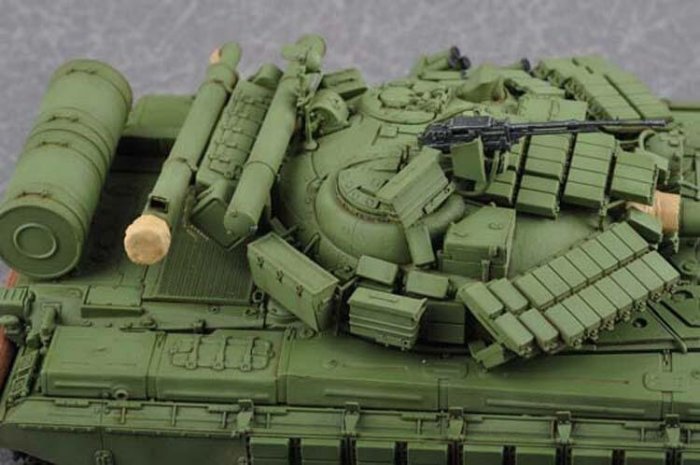 Trumpeter 小號手 1/35 蘇聯 T-64BV 主力戰車 1985年 附反應裝甲 坦克 組裝模型 05522