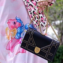 Dior S0328CNOS 900S DIORA Pouch lambskin 小羊皮卯釘鍊帶肩背包 黑