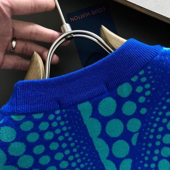 法國精品Louis Vuitton LV草間彌生聯名藍色波點短袖針織衫 代購